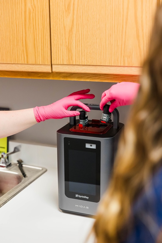 Sprintray Pink Gloves Operated